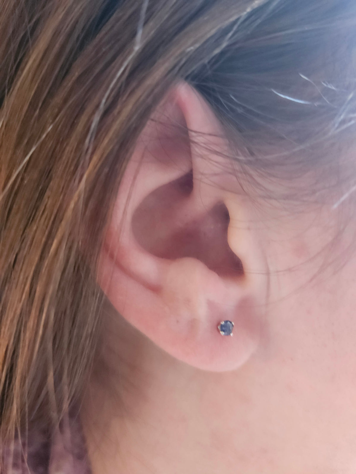 Stoneglow studs Iolite